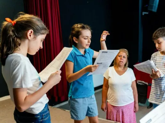 À LA DECOUVERTE DU THEATRE !