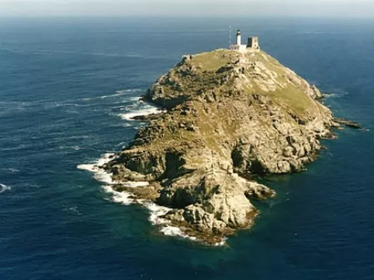 À la découverte des îles de la Méditerranée © le_giraglia_corse_libre_de_droit