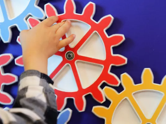 Les manipulations d'éveil aux sciences © Quai des Savoirs