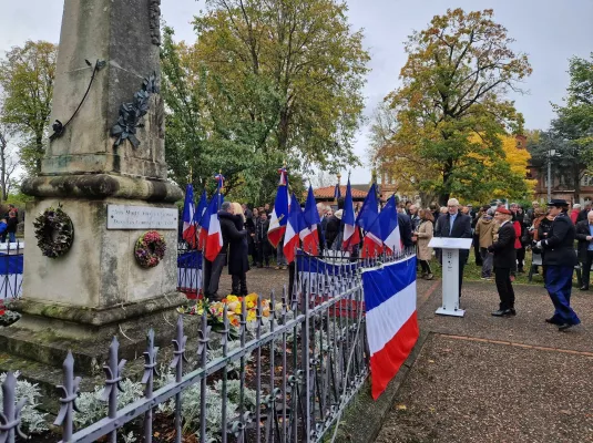 Cérémonie en hommage aux "Morts pour la France et aux victimes civiles" pendant la guerre d'Algérie, les combats du Maroc et de la Tunisie