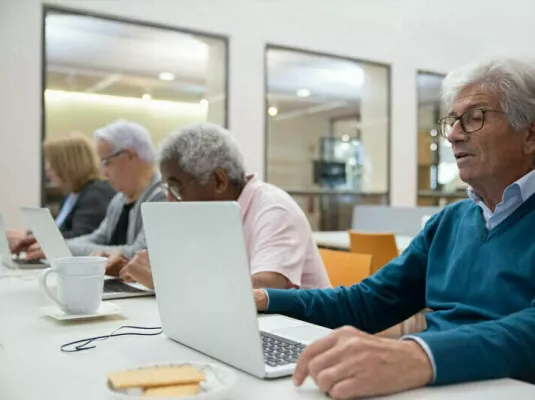 L'ordinateur, comprendre son fonctionnement : les mystères du clavier et de la souris.