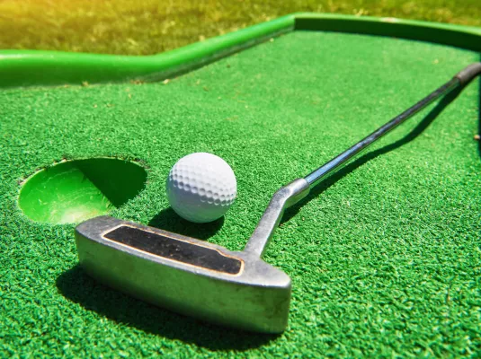 Minigolf à Bouconne - Dès 3 ans © Freepick