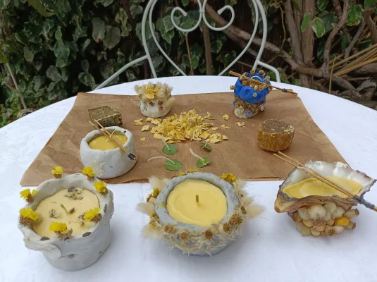 Atelier de curiosité : fabrication de bougies naturelles © Mill'art