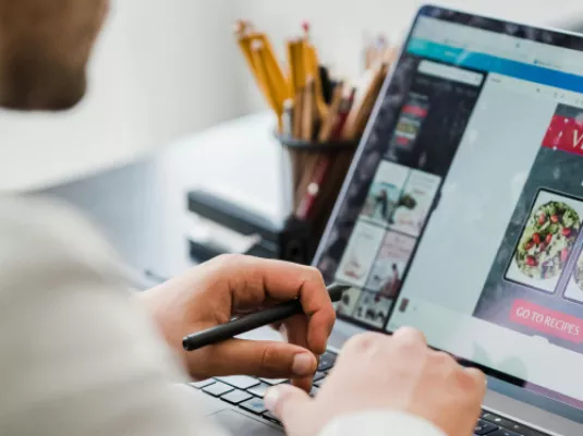 Formation aux associations : Créer vos supports de communication avec CANVA (niveau débutant) © Mizuno K