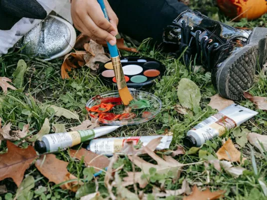 Peinture : empreintes de feuilles