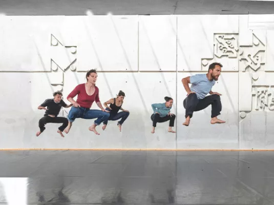 Handle with care* © Alain Scherer