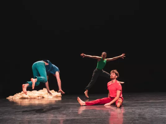 3 poids, 3 mesures © © Pierre Planchenault