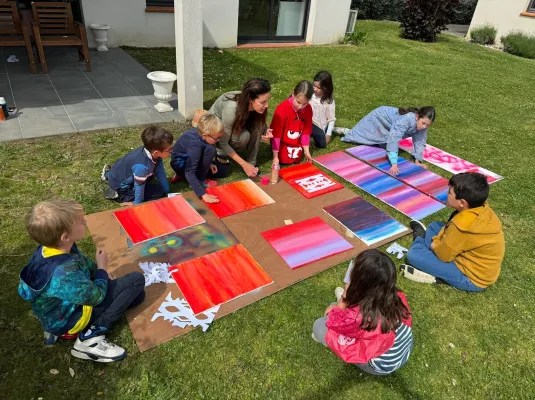 Atelier peinture aérosol sur toile pour enfants