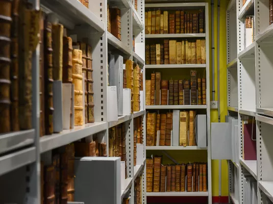 À la découverte des réserves de la bibliothèque
