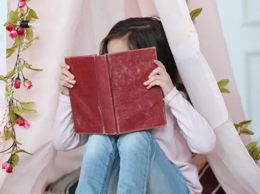 Bébés lecteurs © Freepik