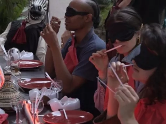 "Banquet d'Odeurs" © © Cie Miss Bouillon. Production ABC Actions Culturelles