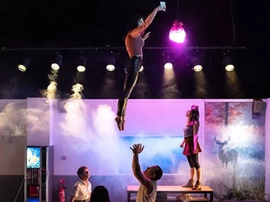 A snack to be © Antoine Bazin