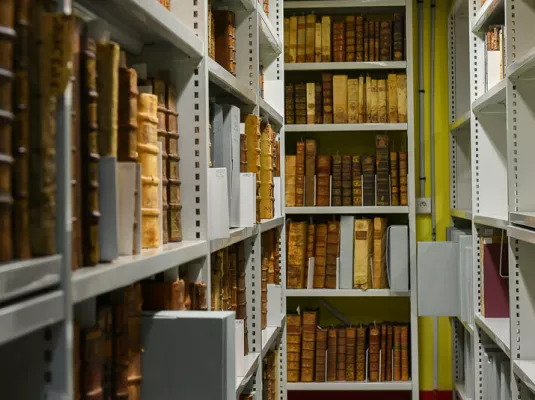 À LA DÉCOUVERTE DES RÉSERVES DE LA BIBLIOTHÈQUE