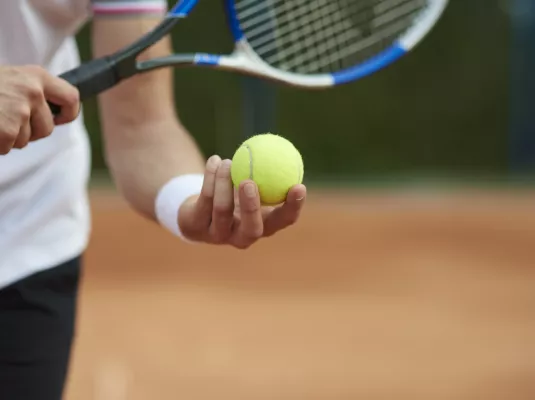 Stages de tennis enfants et ados © Freepik