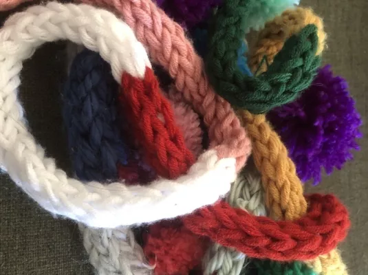 Atelier de création : pompon et tricotin © Muséum de Toulouse