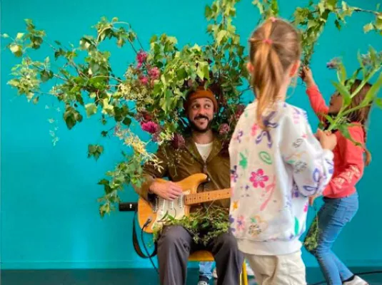 L’Enfant Arbre © Cie Yifan