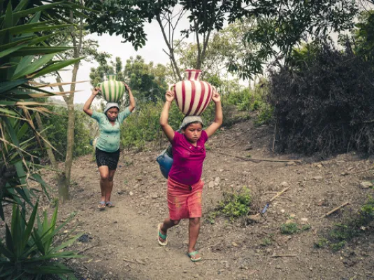 Vernissage - Au Guatemala, un jour les champs refleuriront © Droits réservés