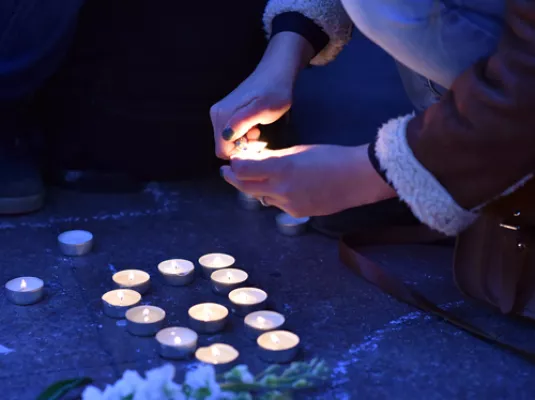 Commémoration des attentats du 13 novembre 2015 © Joachim Hocine. Mairie de Toulouse - Toulouse Métropole.