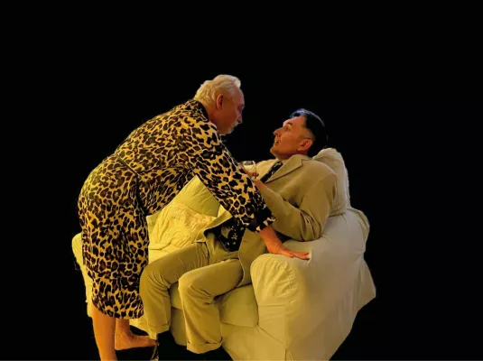 Deux hommes tout nus © Droits réservés