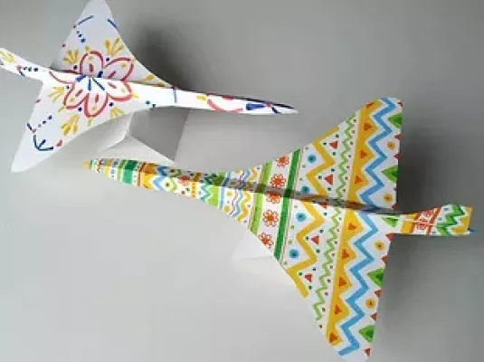 Pliage d'avions - Les 1er et 8 mars