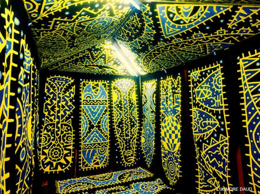 INSTALLATION LUMINEUSE - Daud Lusmore