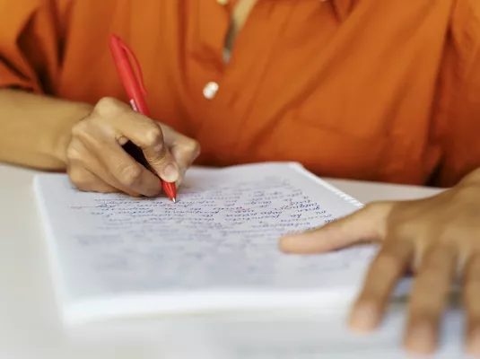 Dictée géante - Dès 10 ans © freepick