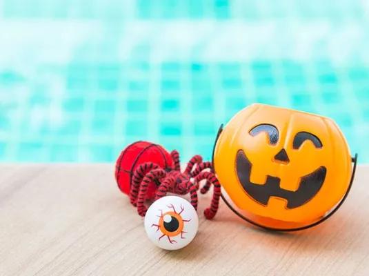 Animation Halloween à la piscine Yvonne Godard © Photo Adobestock