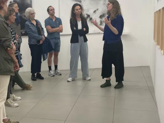 Visite avec l'artiste © © Le Château d'Eau