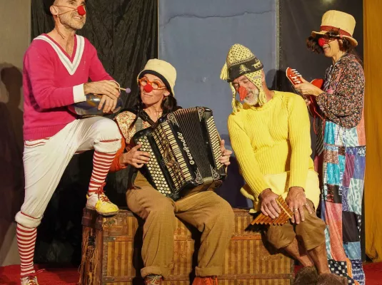 « LES TORRÉFACTEURS DE RÊVES » © La compagnie « Être et paraître »,