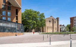 Parvis de Brienne  © Léo Itarte